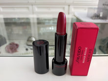 Carica l'immagine nel visualizzatore di Gallery, SHISEIDO MAKE UP ROSSETTO ROUGE ROUGE
