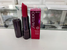 Carica l'immagine nel visualizzatore di Gallery, SHISEIDO ROSSETTO PERFECT ROUGE COLORE INTENSO