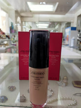 Carica l'immagine nel visualizzatore di Gallery, SHISEIDO FONDONTINTA FLUIDO SYNCHRO SKINGLOW
