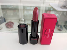 Carica l&#39;immagine nel visualizzatore di Gallery, SHISEIDO MAKE UP ROSSETTO ROUGE ROUGE

