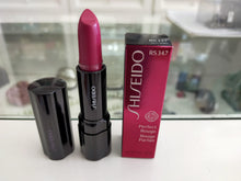 Carica l&#39;immagine nel visualizzatore di Gallery, SHISEIDO ROSSETTO PERFECT ROUGE COLORE INTENSO
