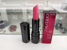 Carica l&#39;immagine nel visualizzatore di Gallery, SHISEIDO ROSSETTO PERFECT ROUGE COLORE INTENSO
