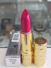 Carica l'immagine nel visualizzatore di Gallery, Rossetto Ceramide Ultra Lipstick- Elziabeth Arden
